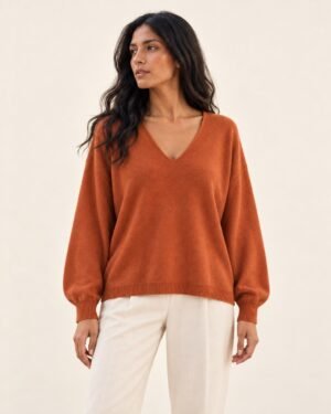 Pull léger col V porté – vue de face