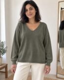 Pull Léger Col V — Kaki porté